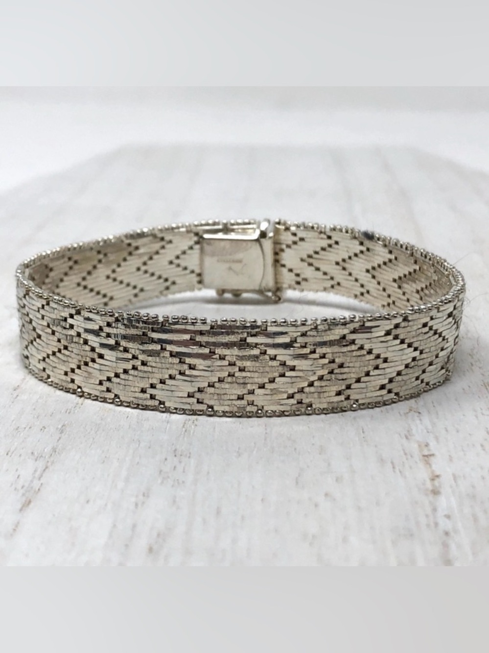 Sterling silver, chevron pattern bracelet, 31.2g made in Italy